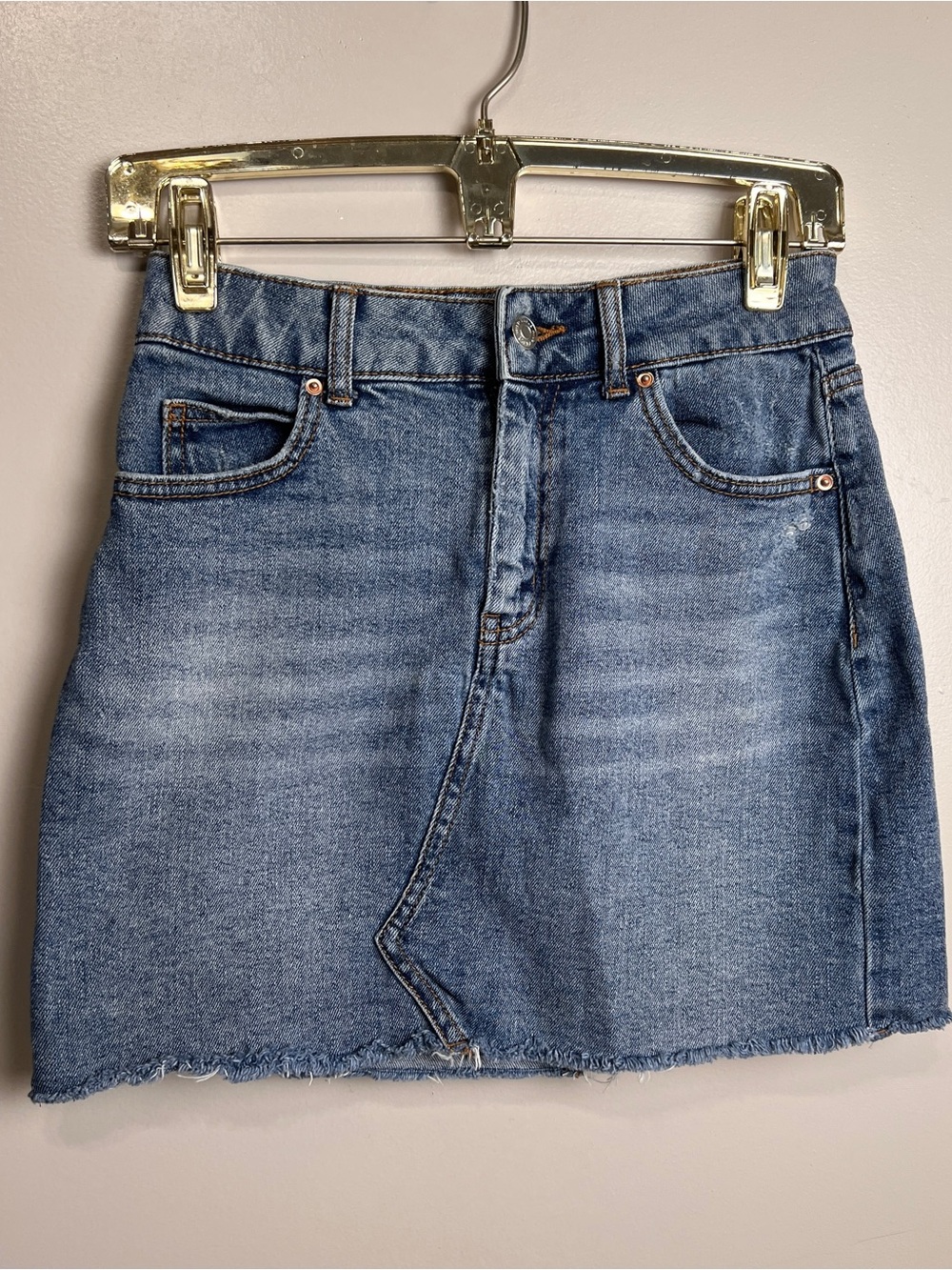 Wild Fable Womens Distressed Cut Off Denim Mini Jean Skirt Size 2, EUC